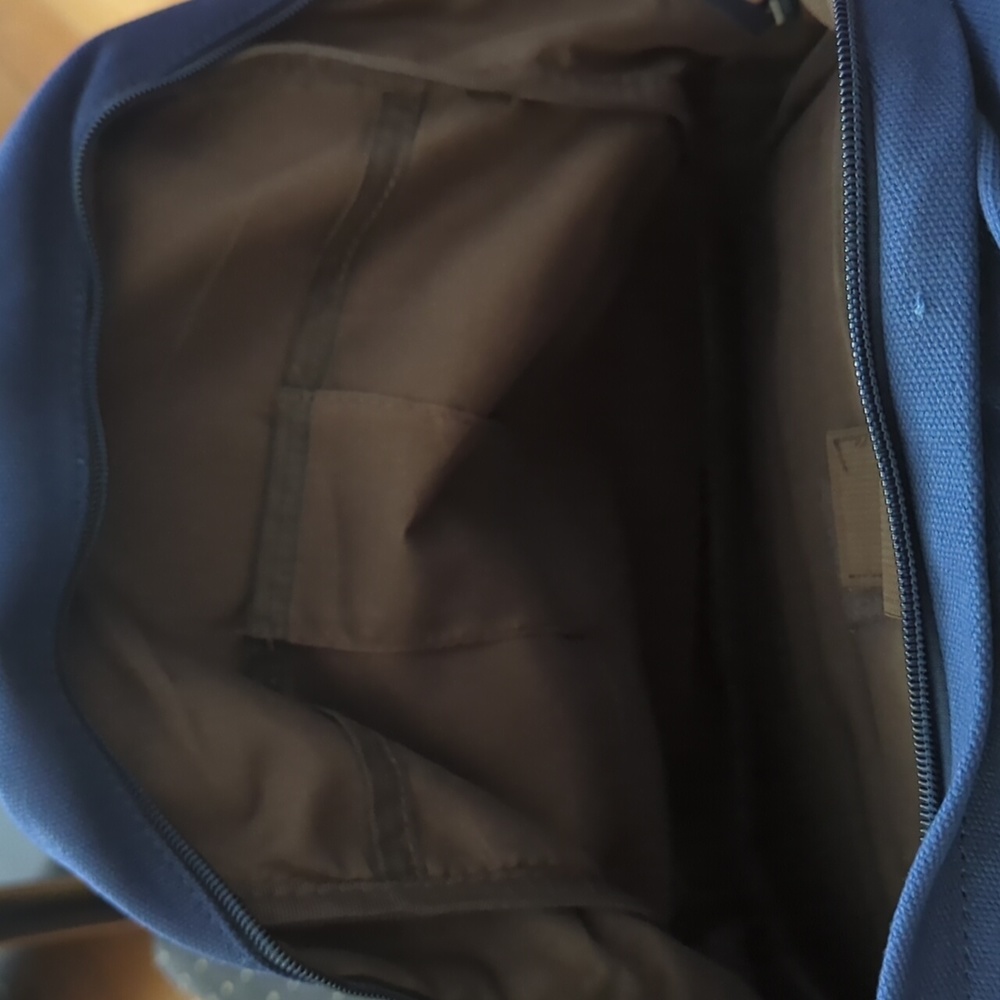 (NEW) Backpack - Picture 9 of 11